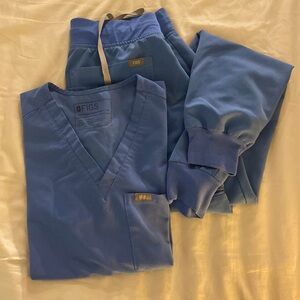 Size XS Figs scrubs jogger set
